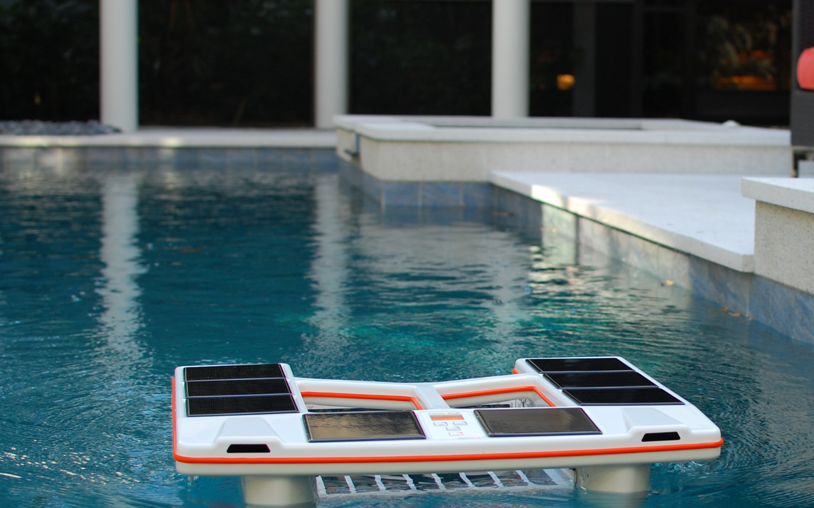 The SkimDevil Pure surface skimmer for pools