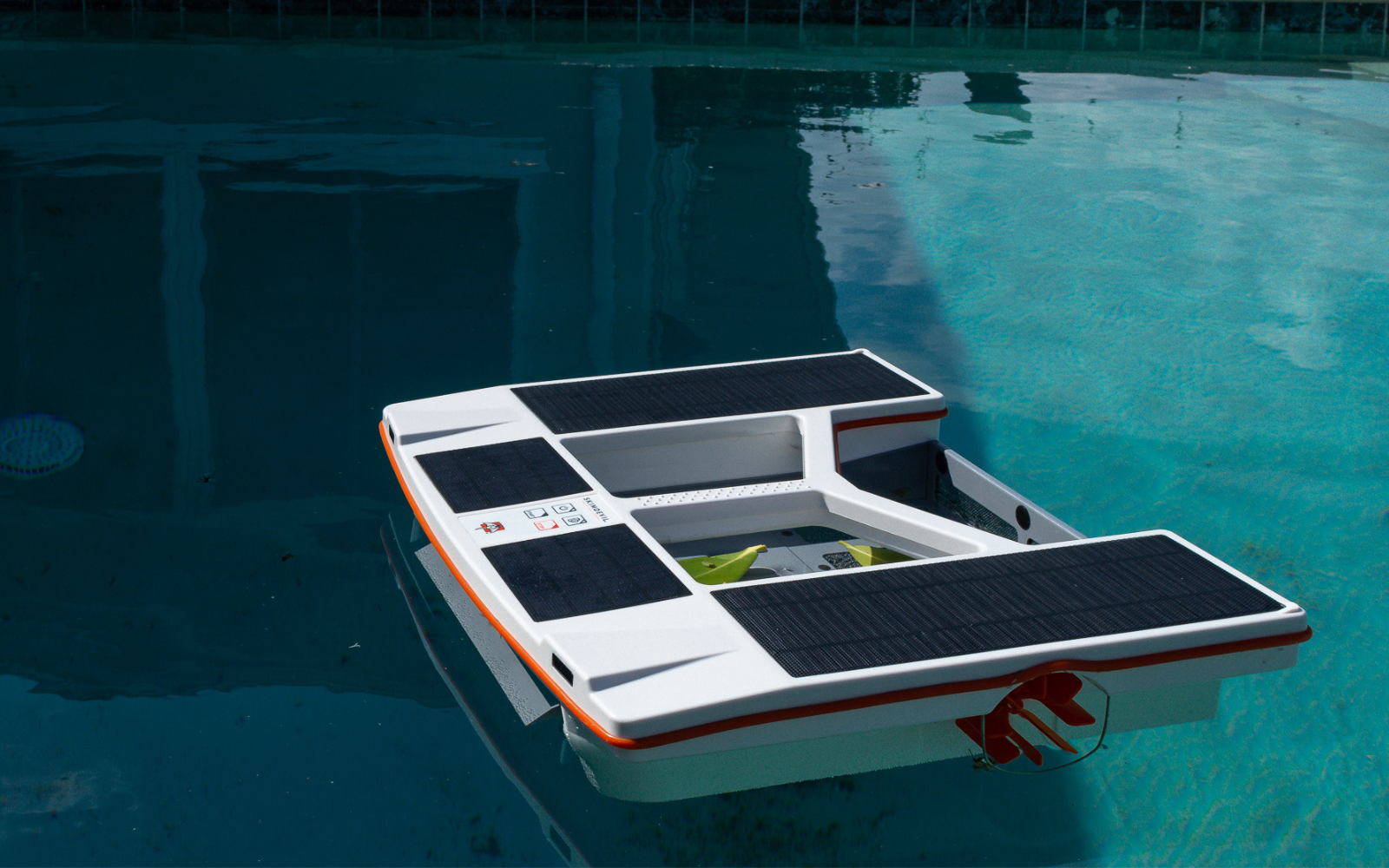 Looking for a pool skimmer? SkimDevil automatically cleans the surface of your pool